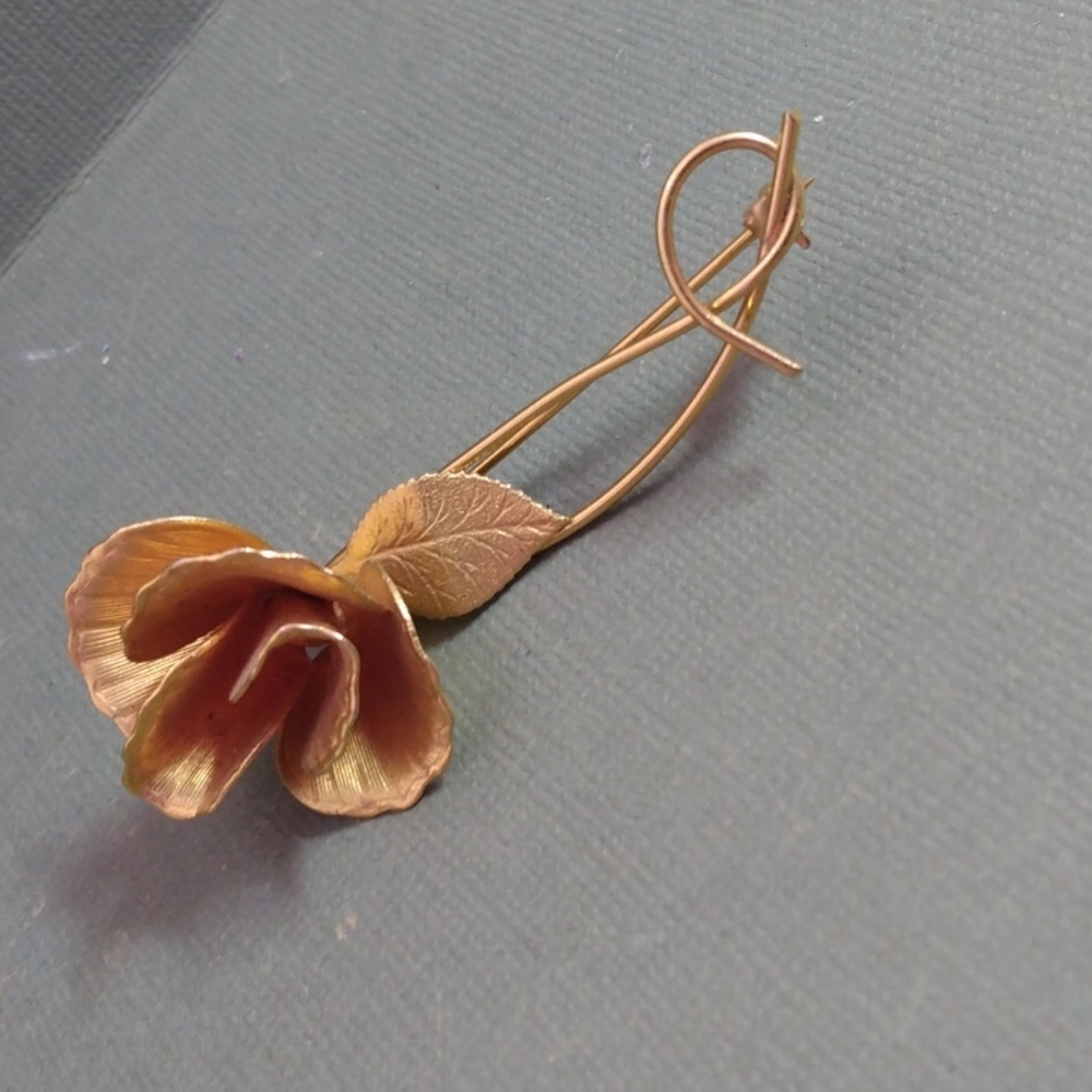 Rose pin vintage